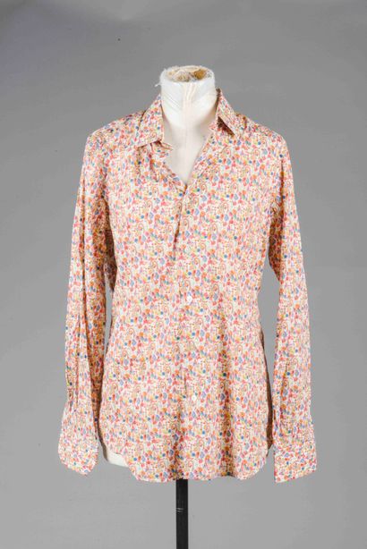 Lot de trois chemises comprenant : 
- LEONARD,...
