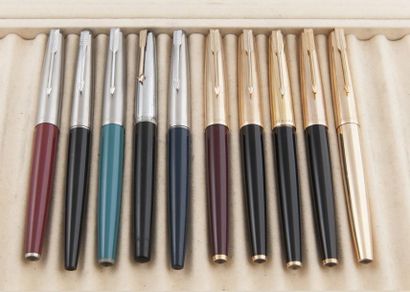 Lot de 10 stylo plume PARKER 61 comprenant:...
