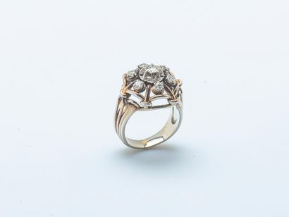 Bague rosace en or jaune 18 carats (750 ‰)...