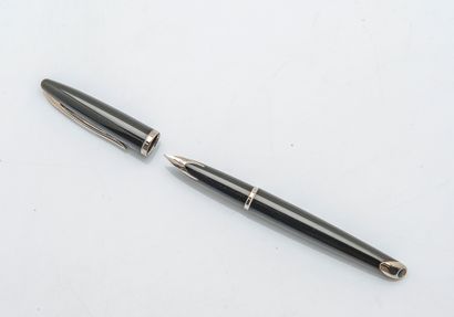 WATERMAN
Stylo plume Carène, le capuchon...