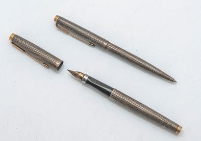 PARKER
Set 75 comprising a fountain pen and...