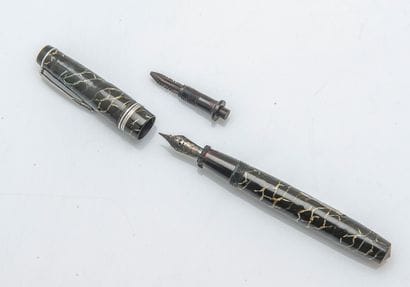 BAYARD
Stylo plume Excelsior, le capuchon...