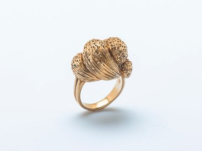 CARTIER Paris
Bague boule en or jaune 18...