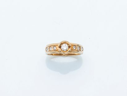 Bague jonc en or jaune 14 carats (585 millièmes)...