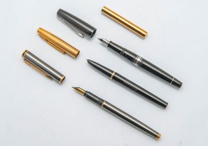 WATERMAN
Lot comprenant : 
-Un stylo plume...