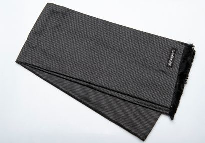 YVES SAINT LAURENT
Men's evening scarf in...