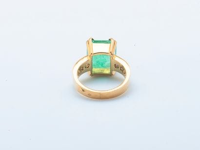 Bague en or jaune 18 carats (750 ‰) sertie...