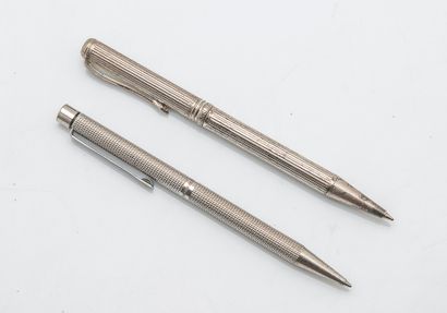 SHAEFFER
Stylo bille retractable en métal...