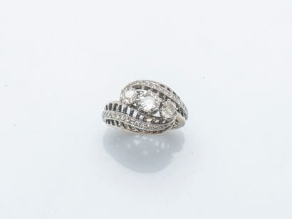 Bague dôme en or gris 18 carats (750 ‰) et...