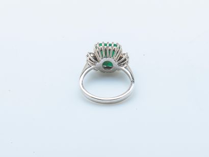 Bague en or gris 14 carats (585 ‰) sertie...