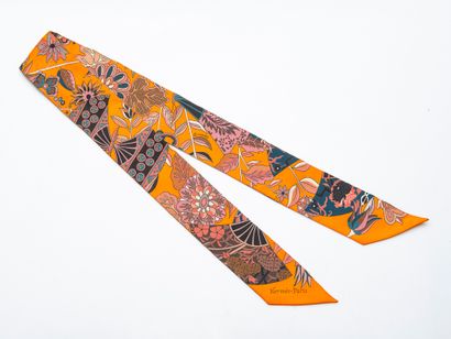 HERMES Paris
Twilly Fleurs et Papillons fabric,...
