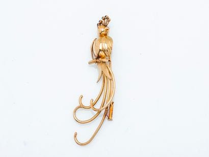 Broche en or jaune 18 carats (750 ‰) stylisant...
