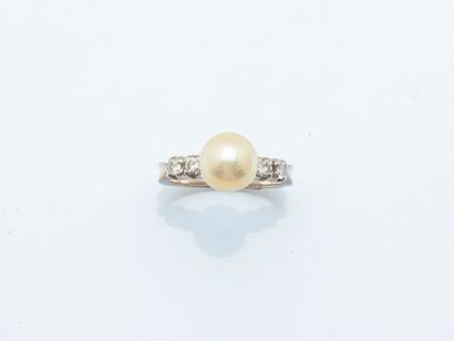 Bague en or gris 18 carats (750 ‰) sertie...