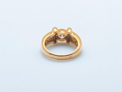 Bague en or jaune 18 carats (750 ‰) sertie...