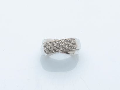 Bague bandeau en or gris 18 carats (750 ‰)...