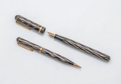 IMPERIAL
Parure comprenant un stylo plume...