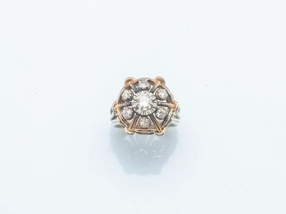 Bague rosace en or jaune 18 carats (750 ‰)...