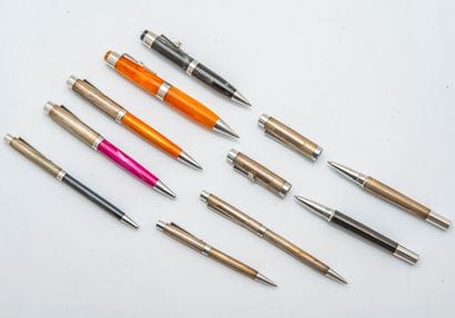 LALEX
Ensemble de neuf stylos comprenant...