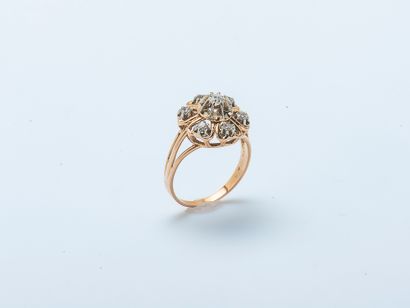 Bague fleur en or jaune 18 carats (750 millièmes)...