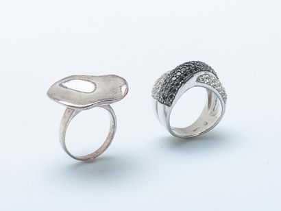 Silver lot (800 ‰) comprising: 
- A pair...