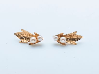 Paire de boutons d'oreilles feuille en or...