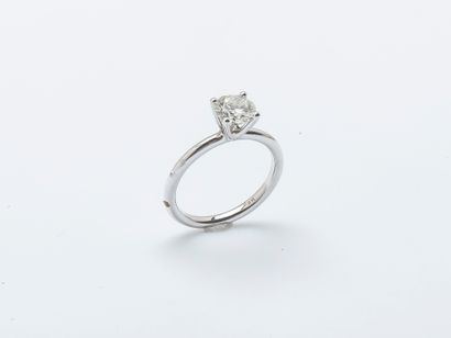 Bague solitaire en or gris 18 carats (750...