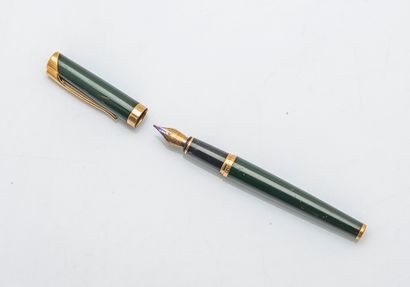 WATERMAN
Stylo plume Etalon vert, le corps...