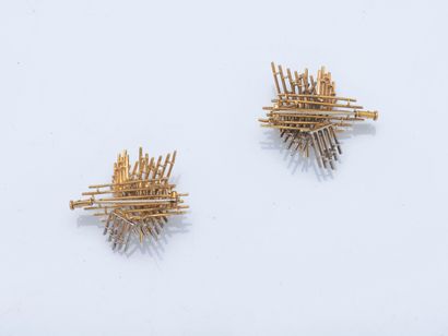 GÜBELIN, 1967
Pair of sculpture brooches...