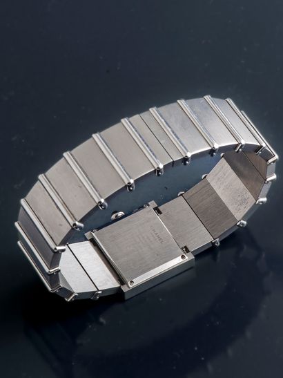 CHANEL
Mademoiselle model ladies' watch,...