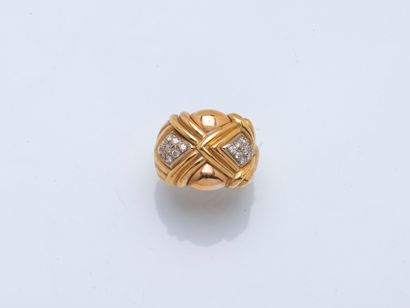 ZADOK
Domed band ring in 18K yellow gold...