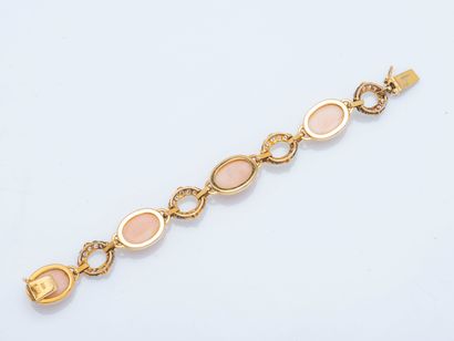TRIO
Gourmette bracelet, the oval links in...