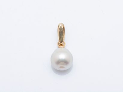 André VASSORT
Pendant in 18K yellow gold...