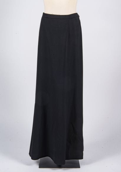 SAINT LAURENT Rive Gauche
Long black skirt.
Size:...