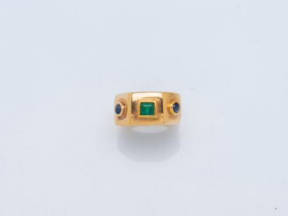Bague de forme chevalière en or jaune 18...