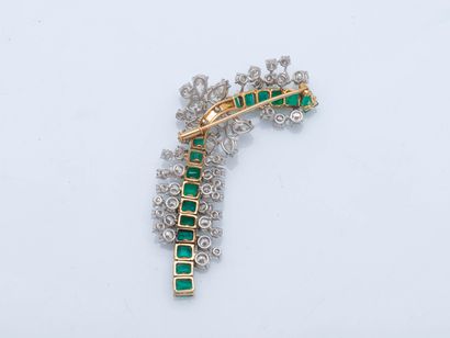 Ribbon brooch in 18k yellow and white gold...