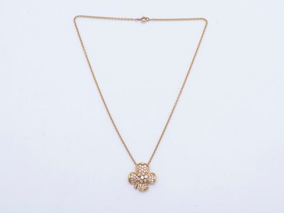 Necklace formed of a jaseron link chain and...