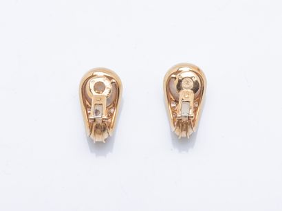 Jean BONDT
Pair of 18K yellow gold (750 ‰)...