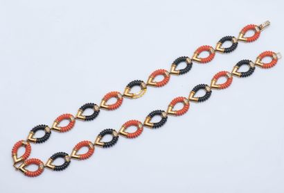 Sautoir in 18K yellow gold (750 ‰) composed...