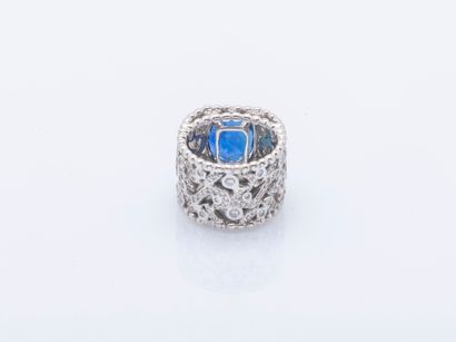 18K (750 ‰) white gold flat band ring openworked...