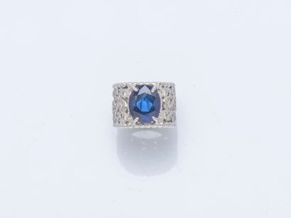 18K (750 ‰) white gold flat band ring openworked...