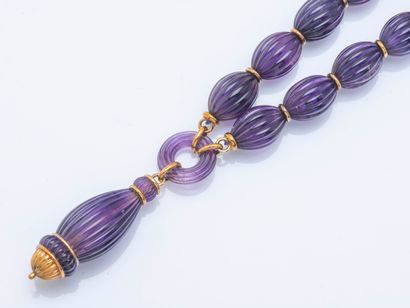 TRIO
Sautoir formed of oval gadrooned amethyst...