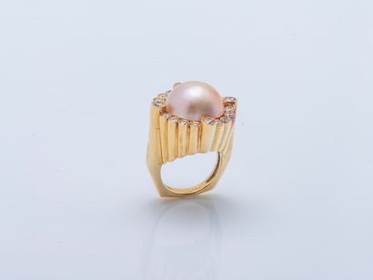 Chevalière-shaped dome ring in 18K yellow...