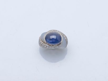 VAN CLEEF & ARPELS
Dome ring in 18K (750...