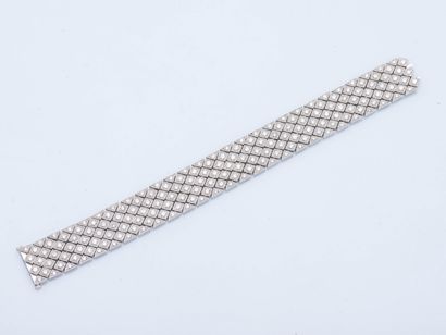 Large, supple platinum (950 ‰) ribbon bracelet...
