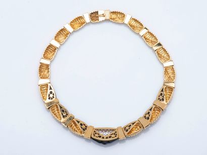 Ribbon choker necklace in 18k yellow gold...