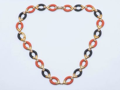 Sautoir in 18K yellow gold (750 ‰) composed...