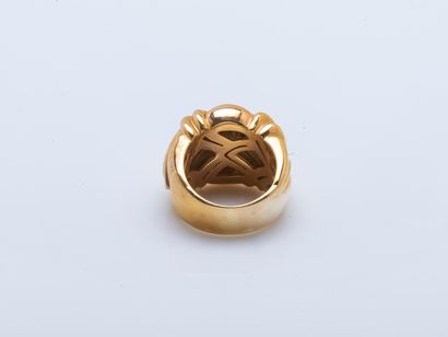 ZADOK
Domed band ring in 18K yellow gold...