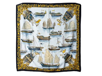 HERMÈS Paris
Square in printed silk twill,...