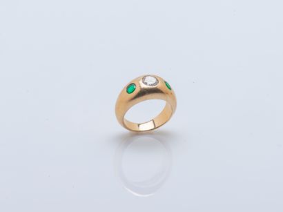 CHAUMET Paris.
18K (750 ‰) yellow gold bombe...