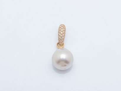 André VASSORT
Pendant in 18K yellow gold...